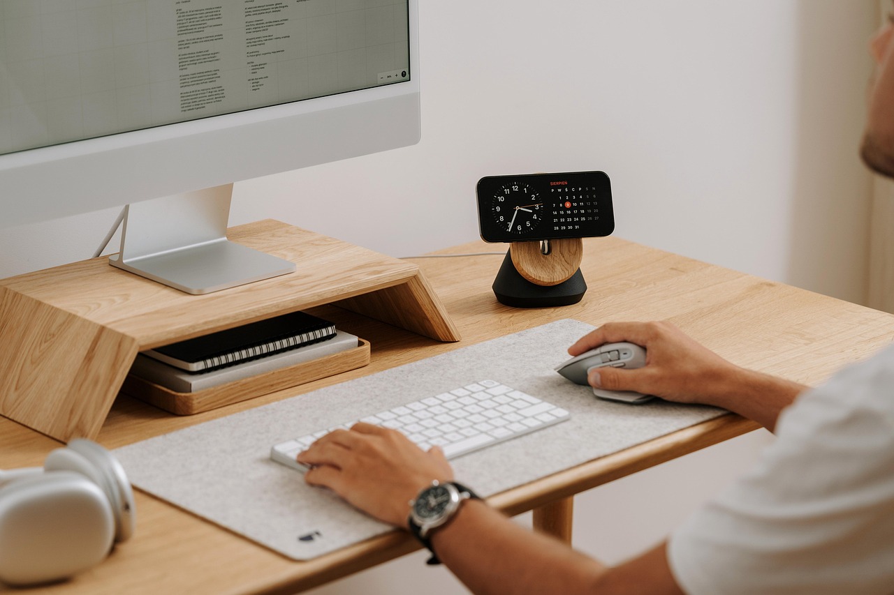 desk, computer, office, home, home office, workstation, stylish desk, workplace, man, work